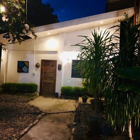 The White Bed And Breakfast Bacolod Kültér fotó