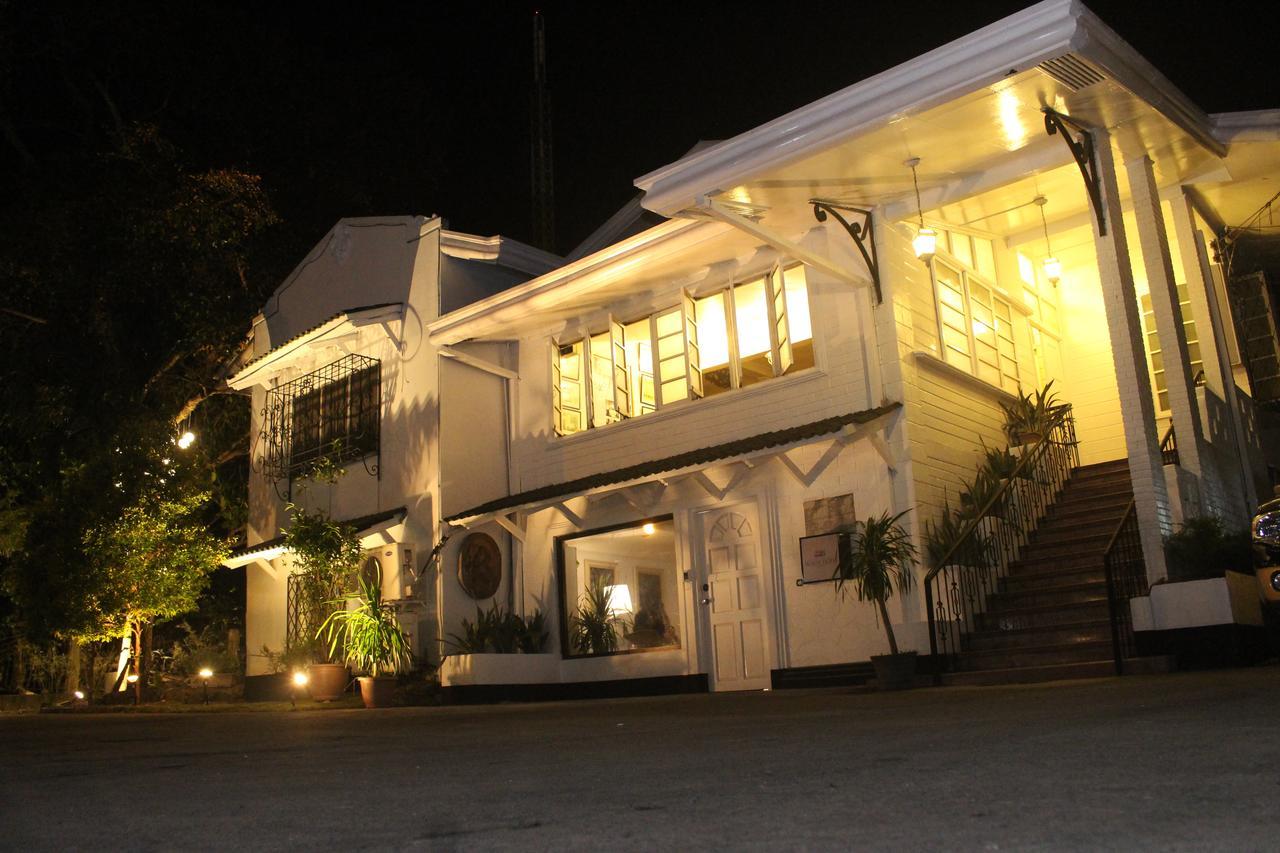 The White Bed And Breakfast Bacolod Kültér fotó