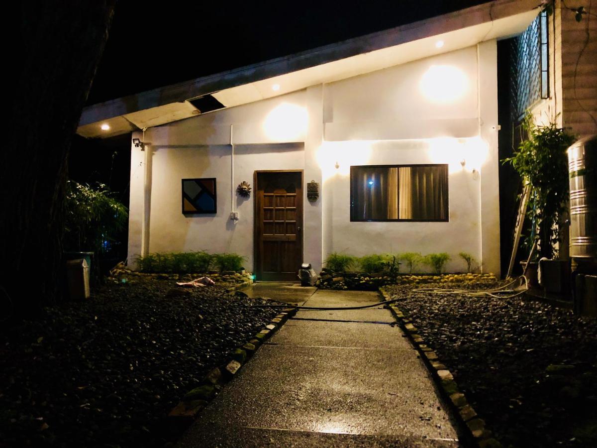 The White Bed And Breakfast Bacolod Kültér fotó